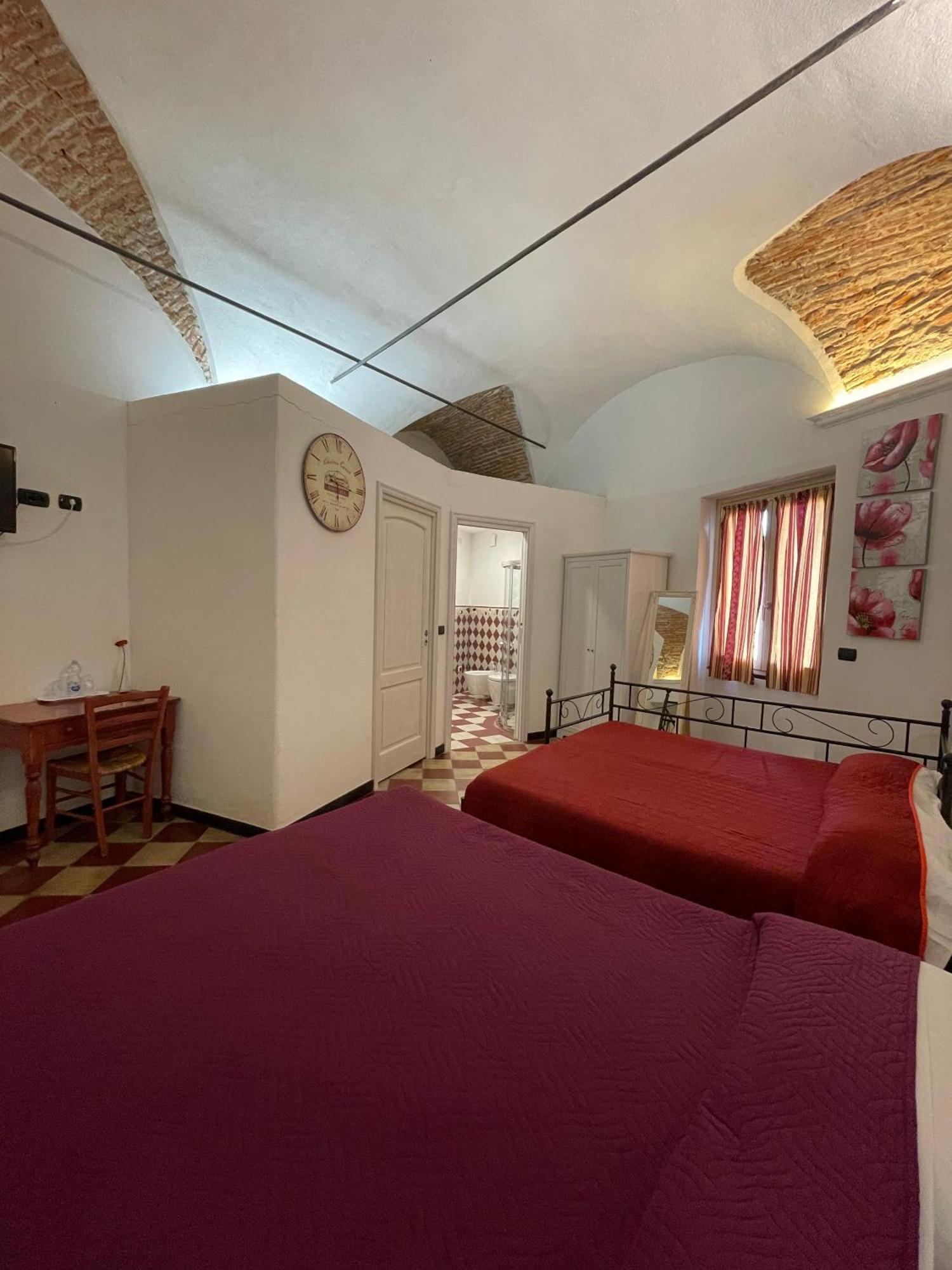 Ca' Du Batan Bed & Breakfast Spotorno Bagian luar foto