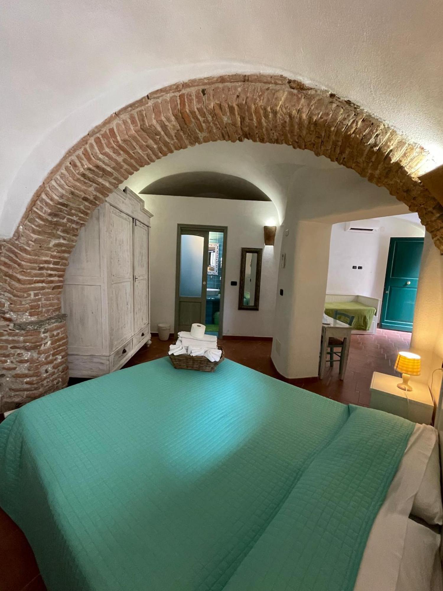 Ca' Du Batan Bed & Breakfast Spotorno Bagian luar foto