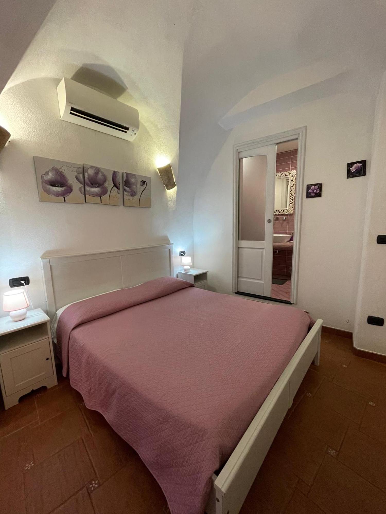 Ca' Du Batan Bed & Breakfast Spotorno Ruang foto
